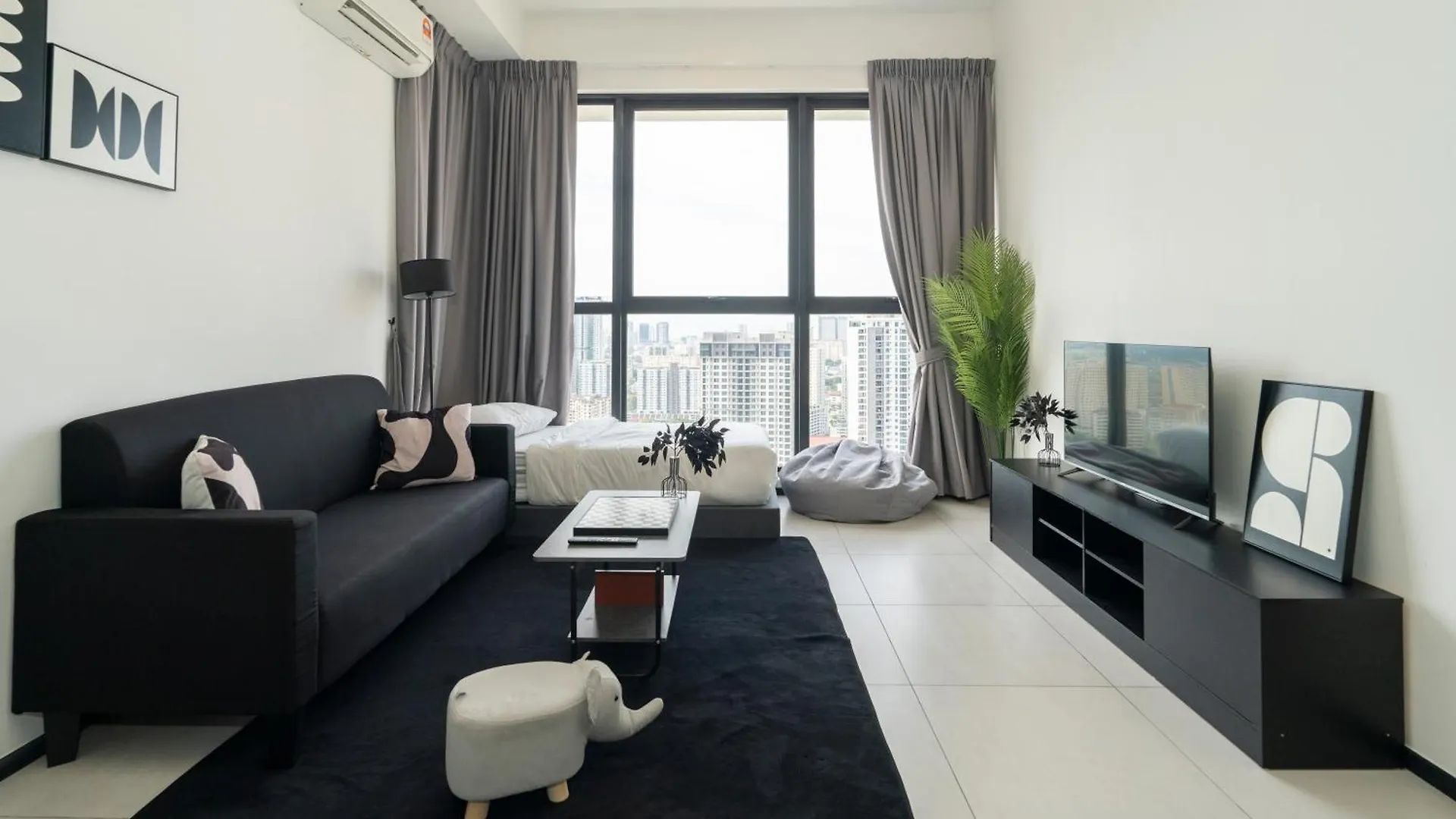 Urban Suites Nest 2Br New Unit 2 Free Carpark High Floor Nice View Unit George Town